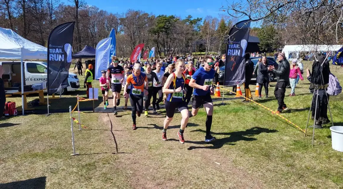 Löpare vid starten av Nordens Ark TrailRun.