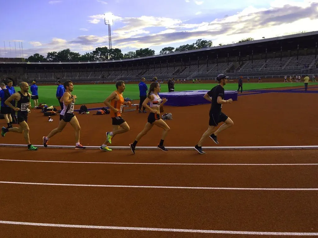 Löpare vid Stadion Marathon start.