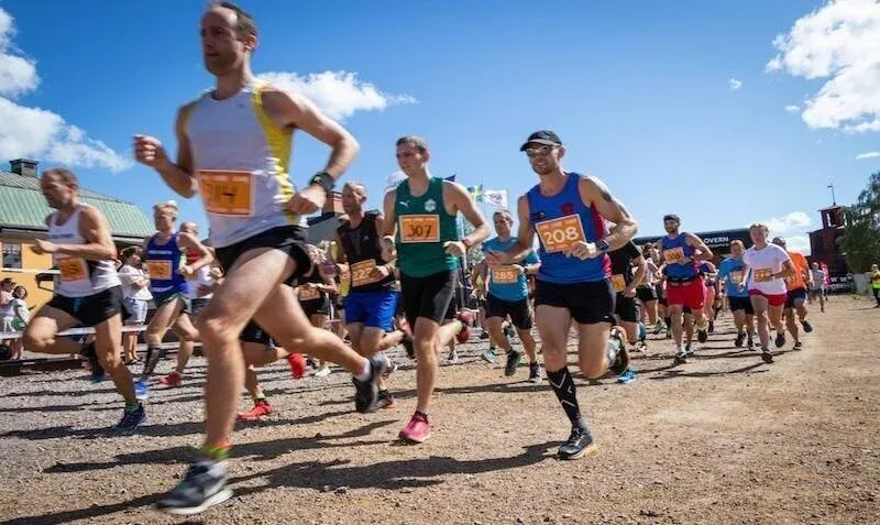 Löpare i Stora Stöten Run. Fantastisk terränglopp i Falun.